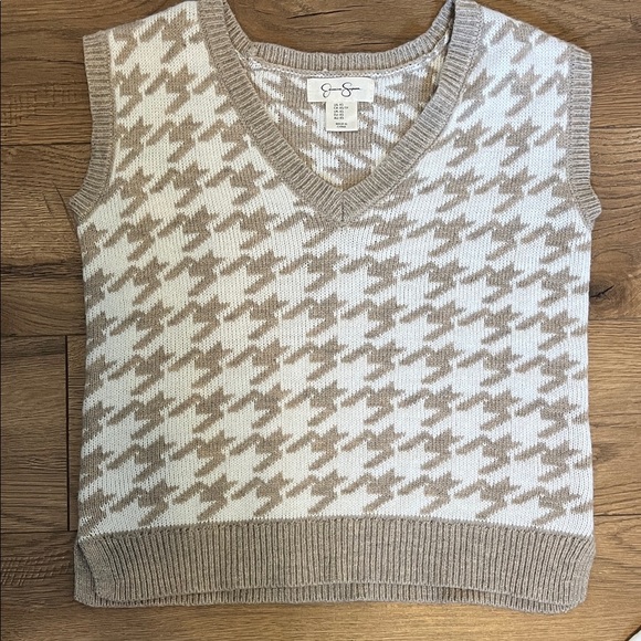 Jessica Simpson Beige and White Houndstooth Sweater Vest - Picture 1 of 1